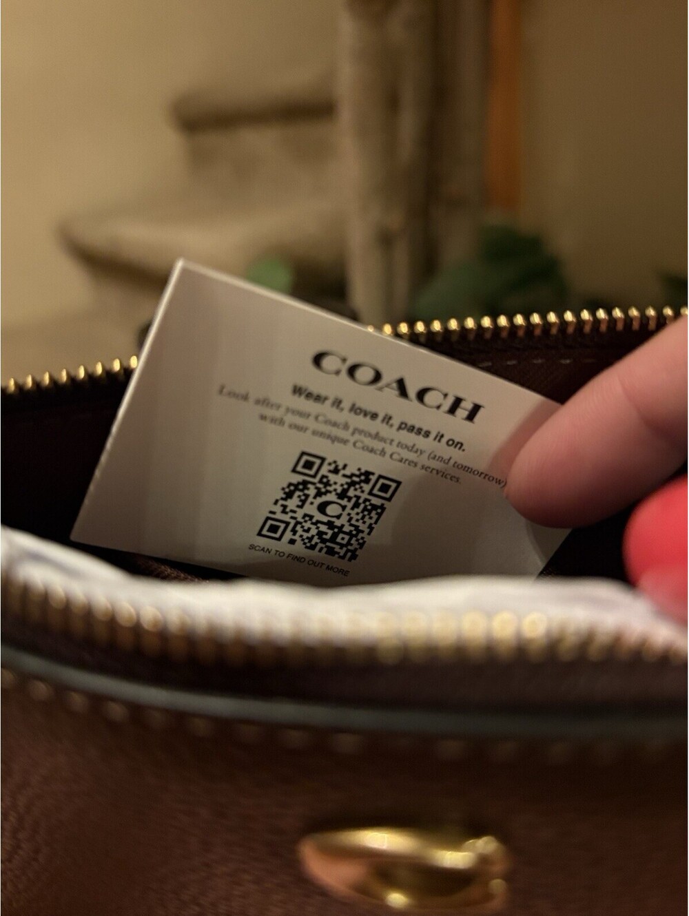 Coach Essential Small Pebbled leather Wristlet Clutch Brass/Maple NWT - Picture 4 of 9